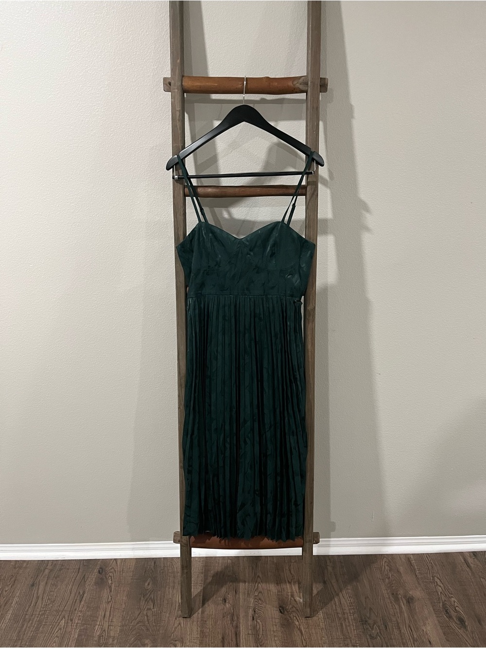 Lulu's Forest Green Pleated Spaghetti-Strap Midi Dress